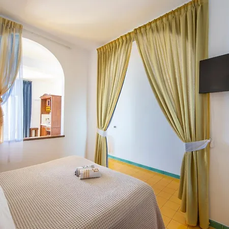 Amalfi Guest house 3*